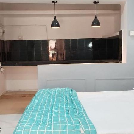 Janki Kunj Varanasi- 3 Room Home Extérieur photo