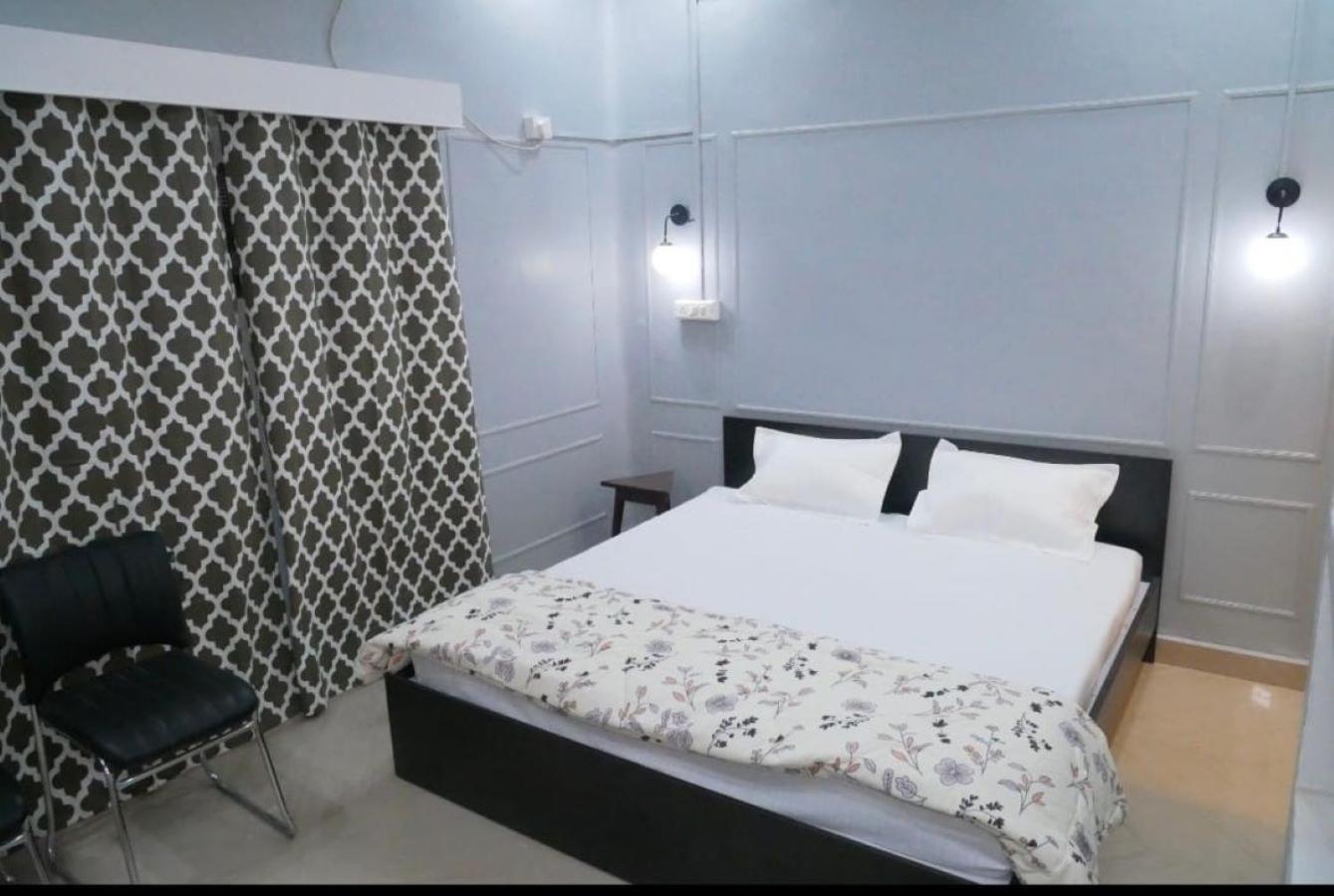 Janki Kunj Varanasi- 3 Room Home Extérieur photo